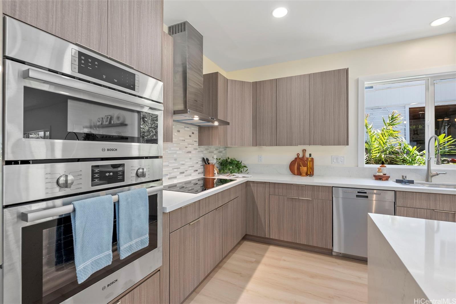 3061  Kahaloa Drive Manoa Area, Honolulu home - photo 8 of 24