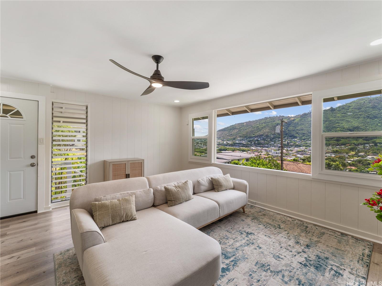 3063  Woolsey Place Manoa Area, Honolulu home - photo 2 of 25