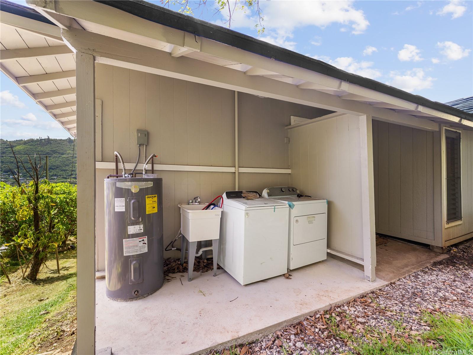 3063  Woolsey Place Manoa Area, Honolulu home - photo 8 of 25