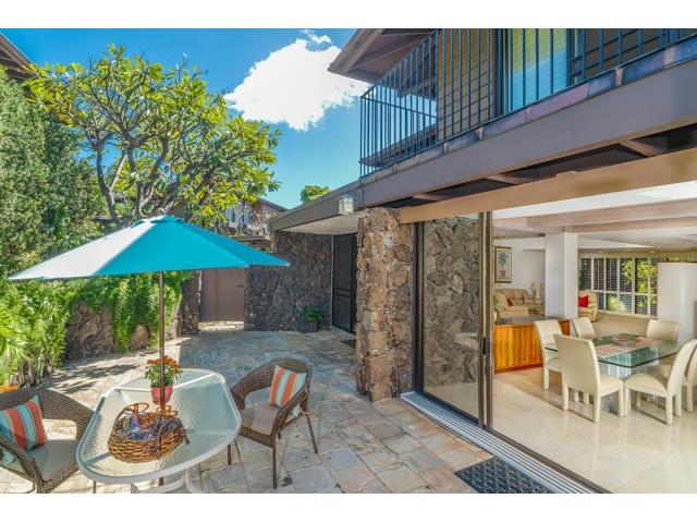 La Pietra #32, 3065 La Pietra Circle, Honolulu | Diamond Head condo Sold