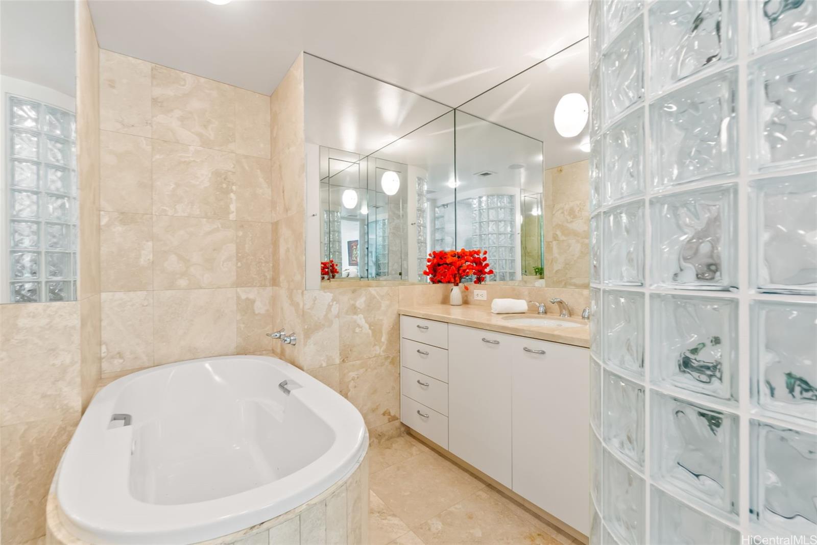 3071  La Pietra Circle Diamond Head, Diamond Head home - photo 14 of 23