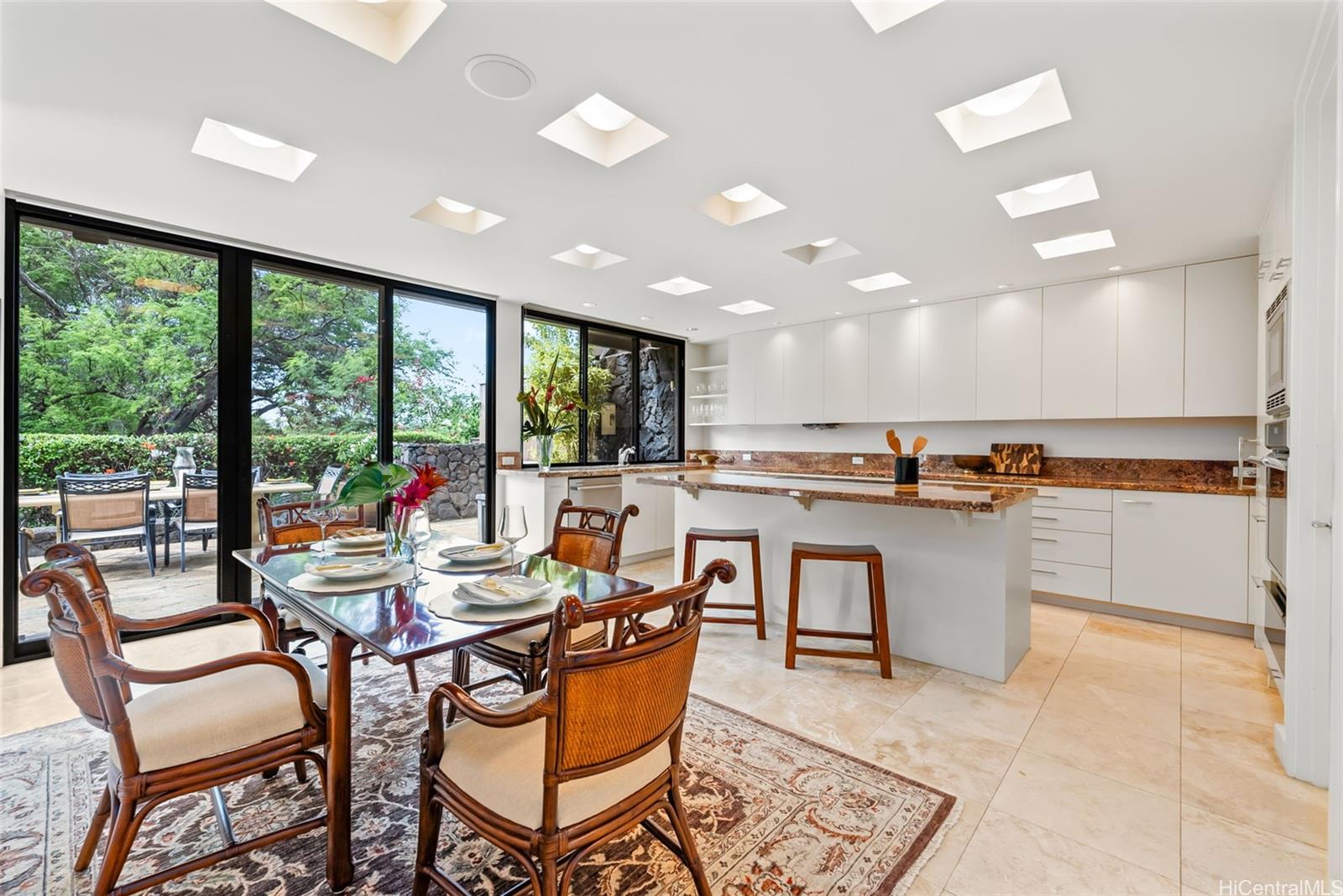 3071  La Pietra Circle Diamond Head, Diamond Head home - photo 6 of 23