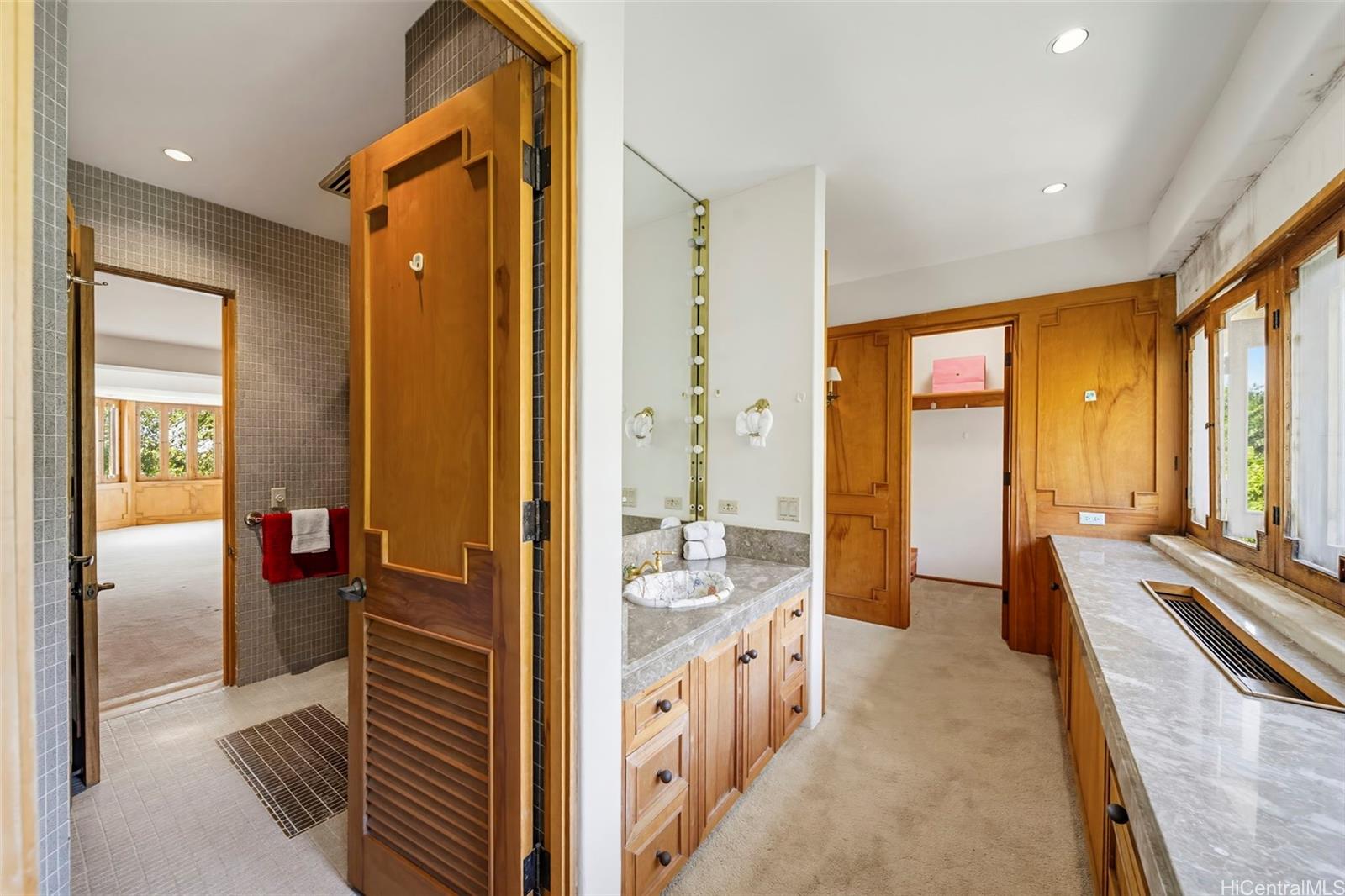 3073  Noela Drive Diamond Head, Diamond Head home - photo 11 of 25