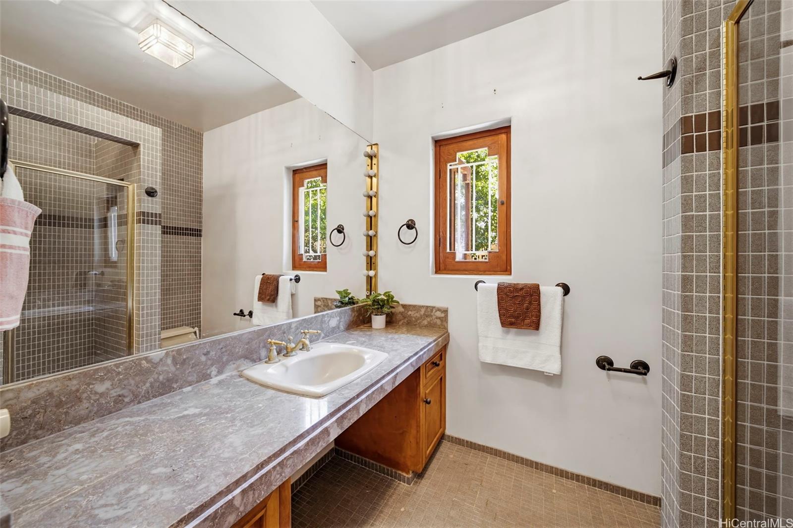 3073  Noela Drive Diamond Head, Diamond Head home - photo 16 of 25