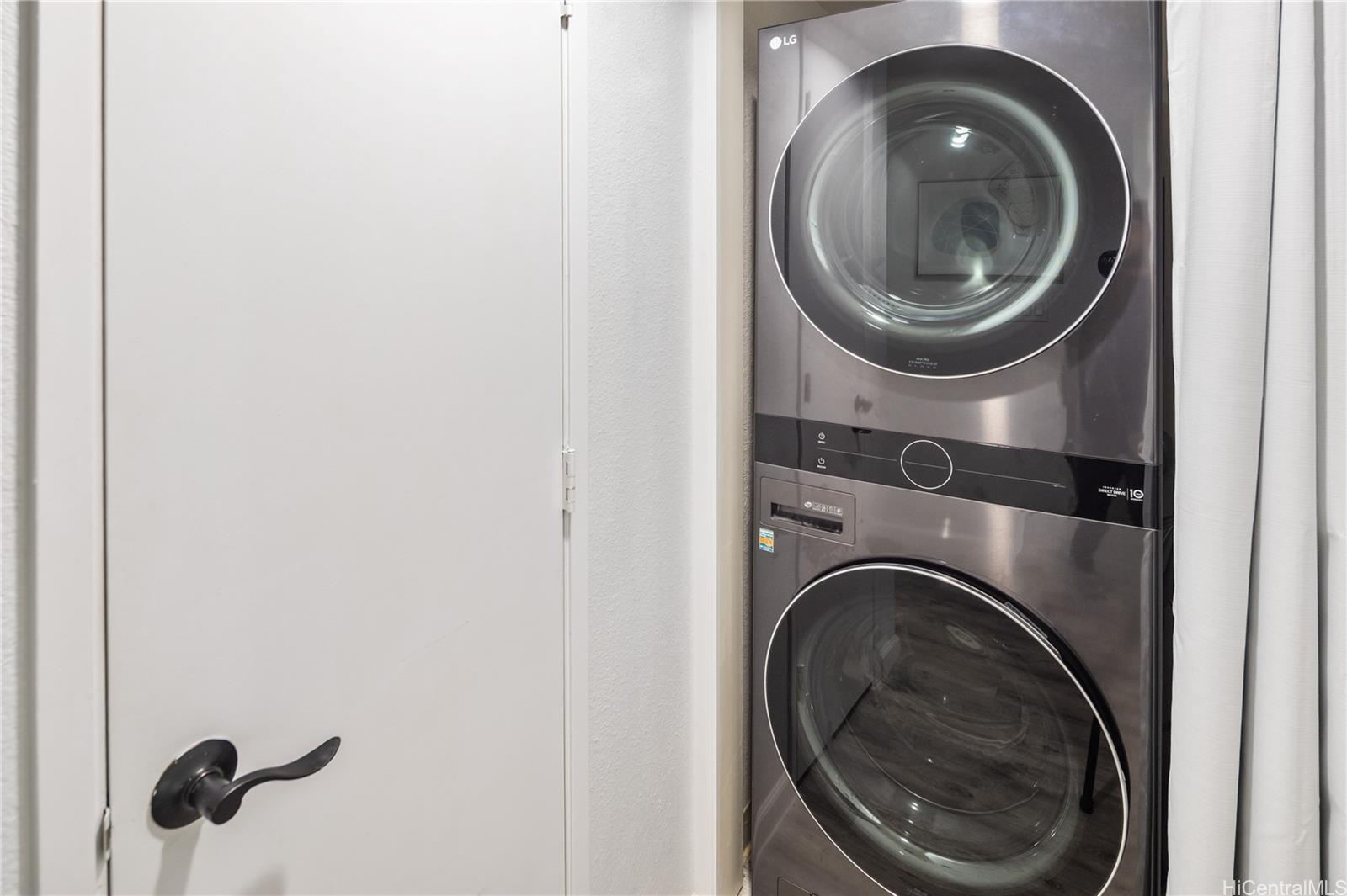 Country Club Village 5 condo # 110, Honolulu, Hawaii - photo 16 of 19