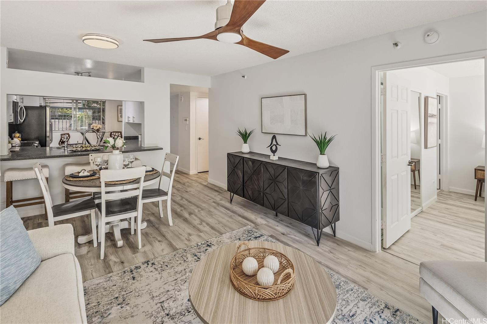 Country Club Village 5 condo # 110, Honolulu, Hawaii - photo 3 of 19