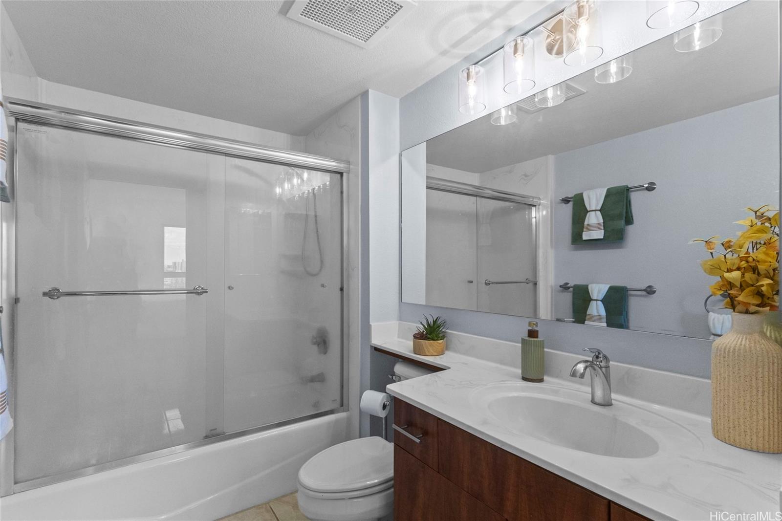 Country Club Village 5 condo # 1102, Honolulu, Hawaii - photo 14 of 25