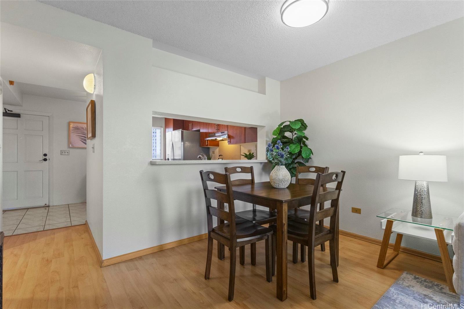 Country Club Village 5 condo # 1102, Honolulu, Hawaii - photo 6 of 25