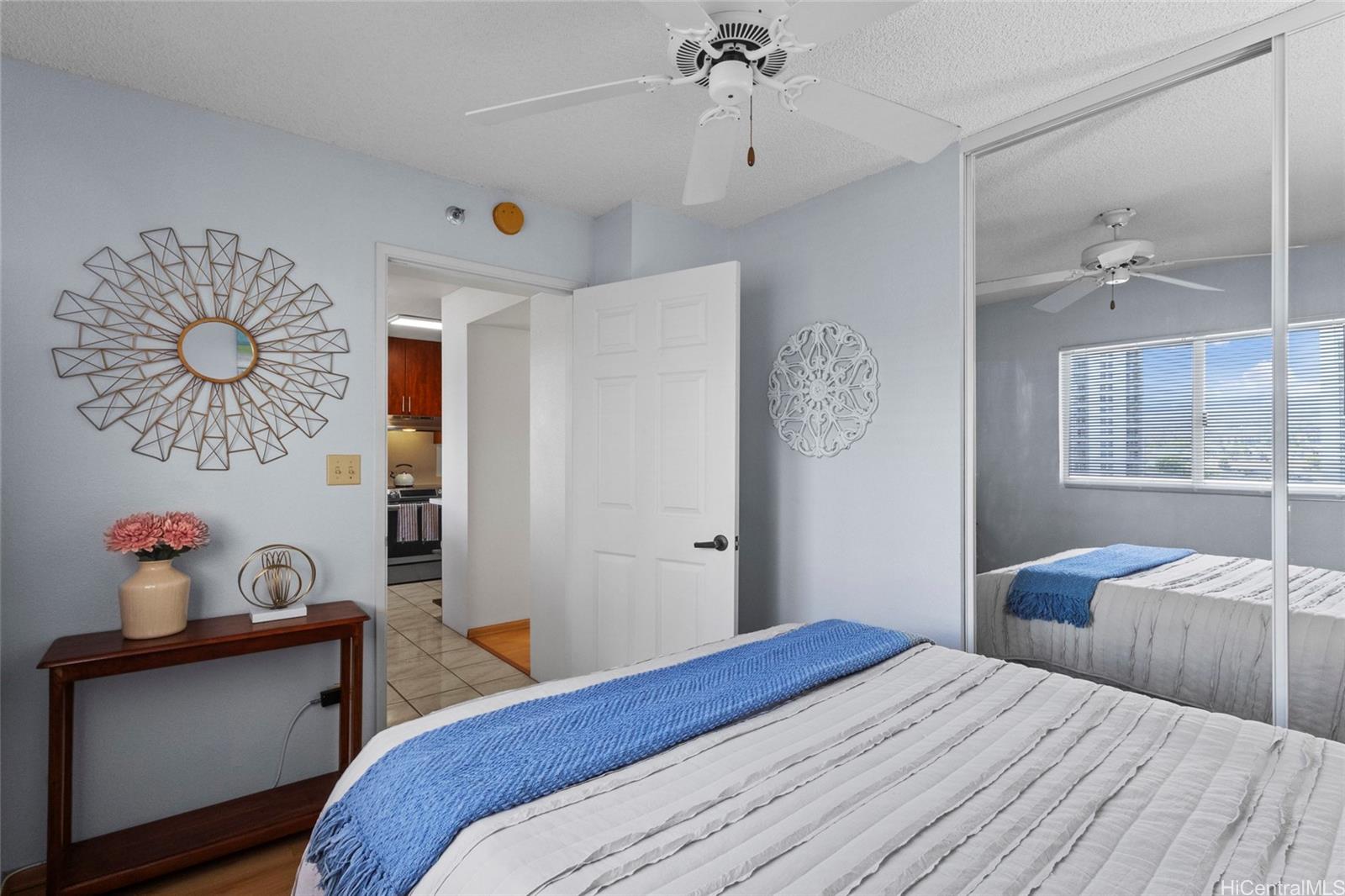 Country Club Village 5 condo # 1102, Honolulu, Hawaii - photo 8 of 25