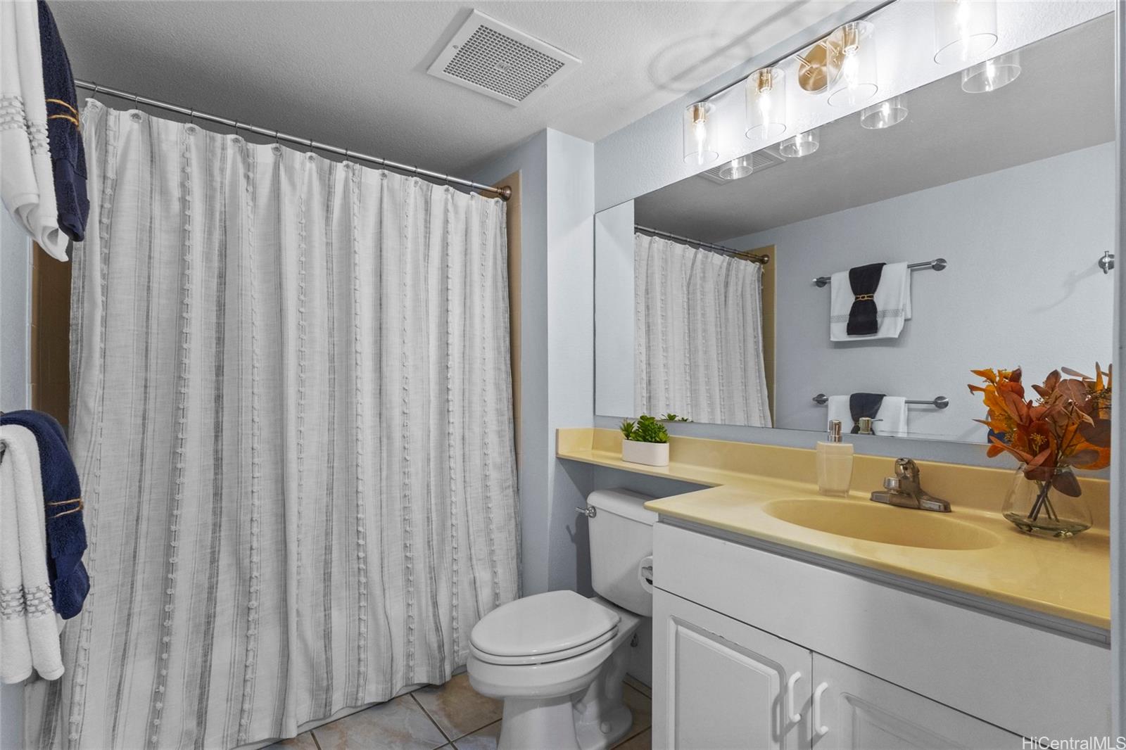 Country Club Village 5 condo # 1102, Honolulu, Hawaii - photo 9 of 25