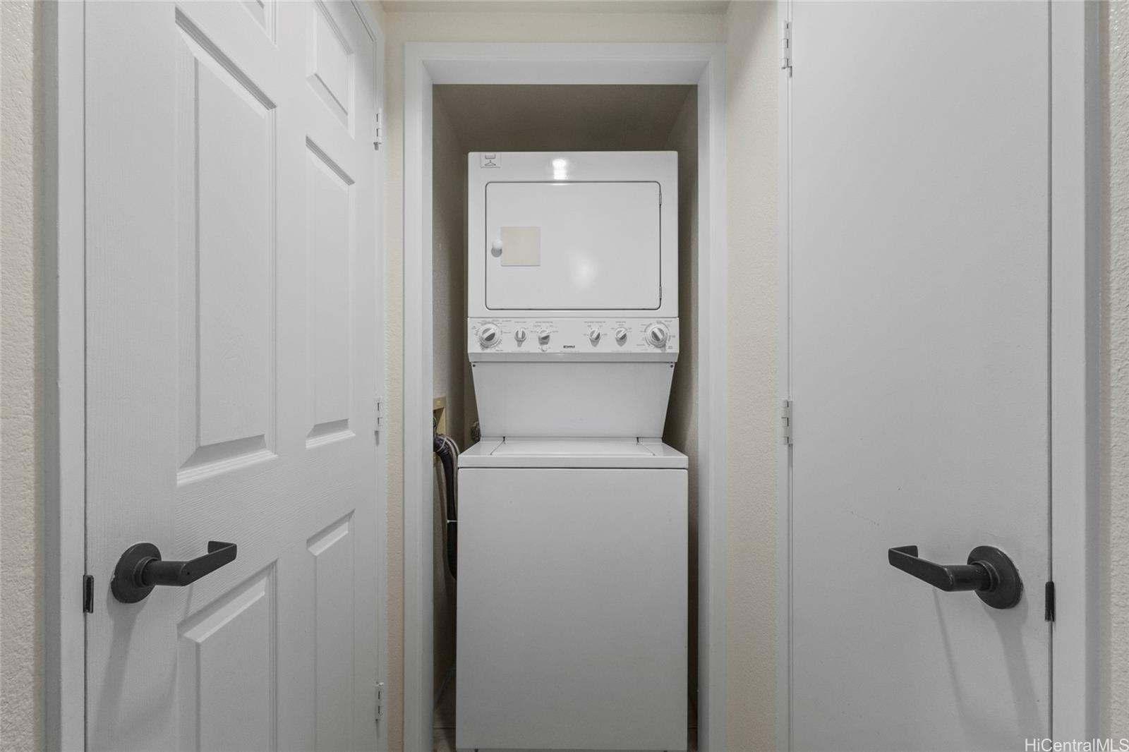 Country Club Village 5 condo # 1102, Honolulu, Hawaii - photo 10 of 25