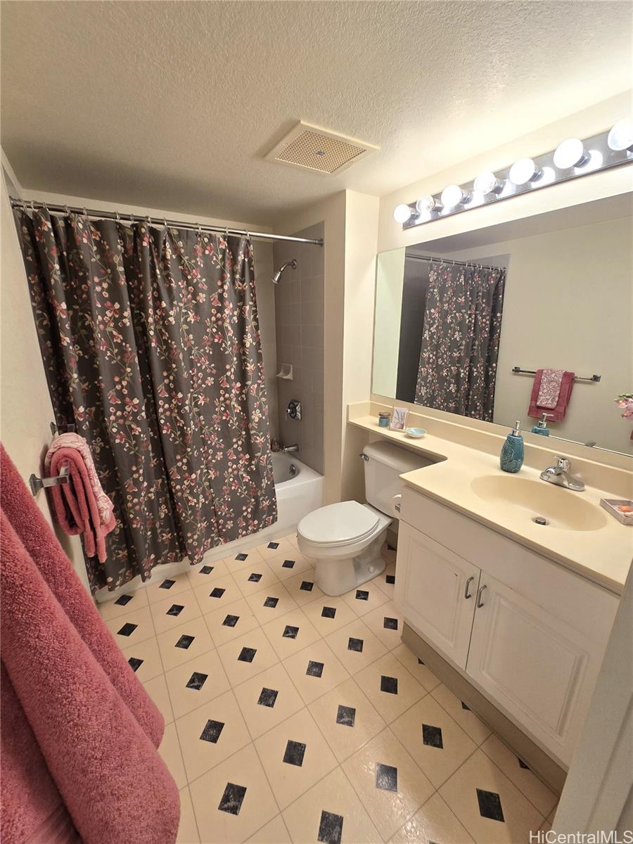 Country Club Village 5 condo # 1504, Honolulu, Hawaii - photo 8 of 22