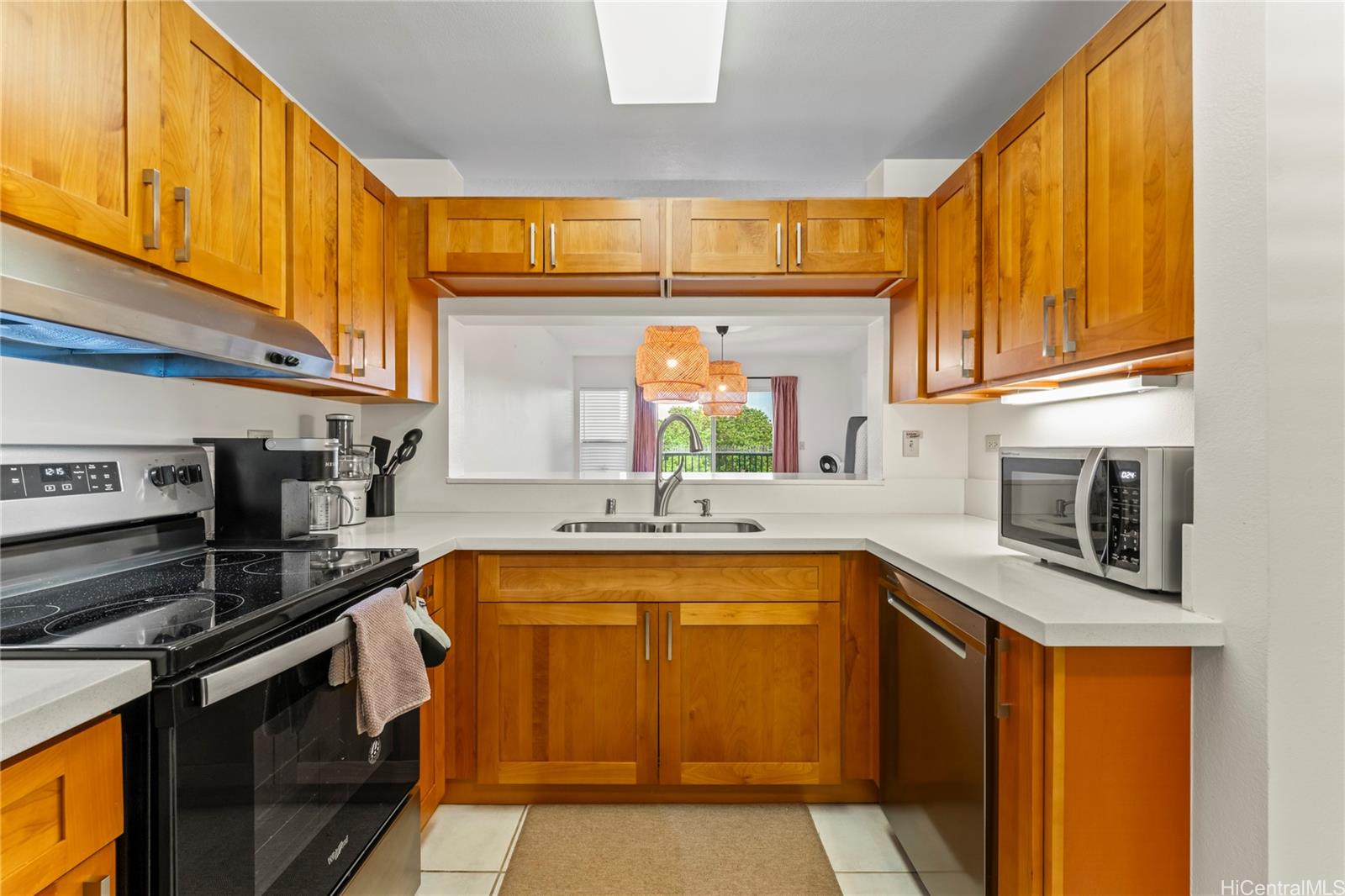 Country Club Village 5 condo # 206, Honolulu, Hawaii - photo 2 of 25