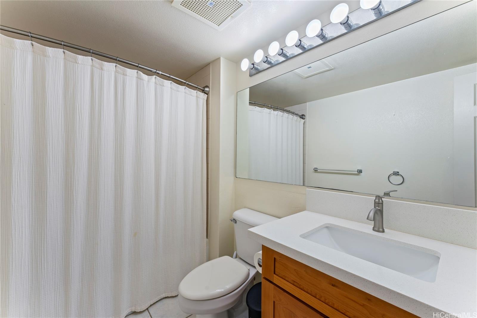 Country Club Village 5 condo # 206, Honolulu, Hawaii - photo 17 of 25