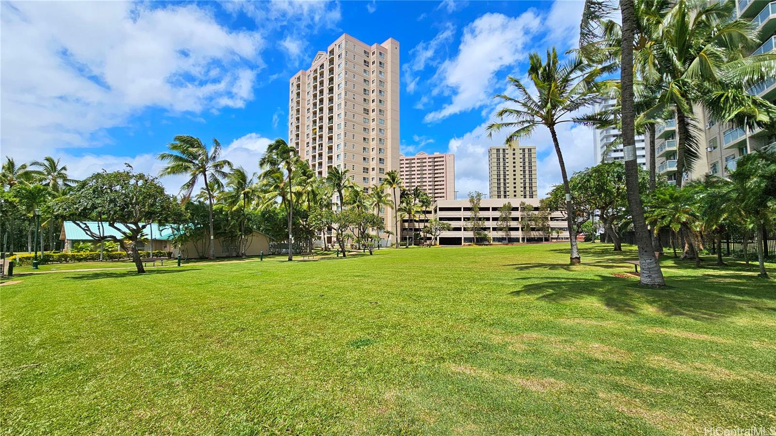 Country Club Village 5 condo # 611, Honolulu, Hawaii - photo 17 of 23