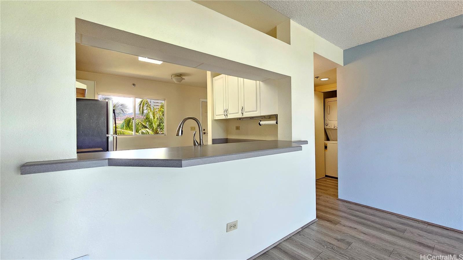 Country Club Village 5 condo # 611, Honolulu, Hawaii - photo 8 of 23