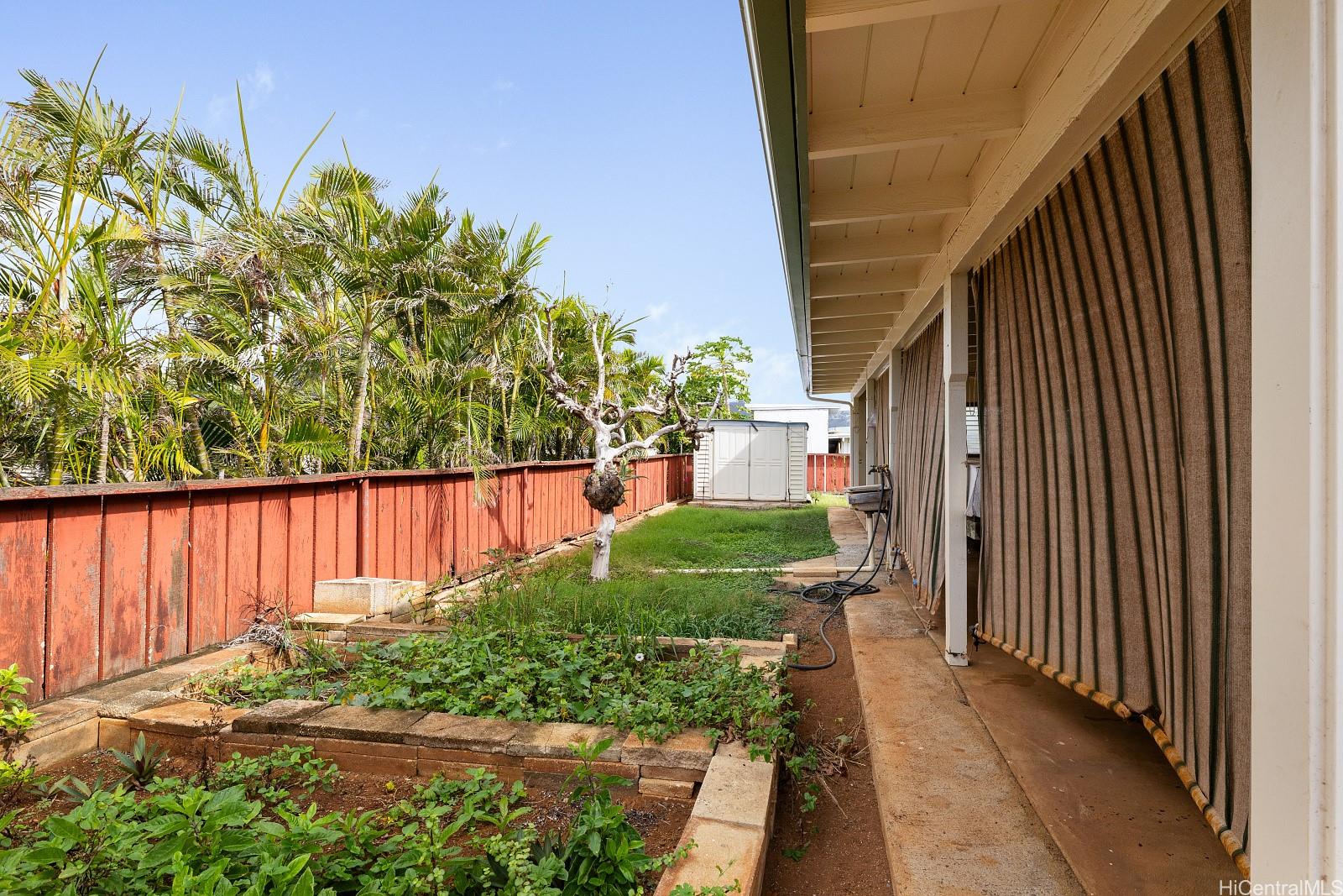 308  Hanakoa St Koko Head Terrace, Hawaii Kai home - photo 3 of 23