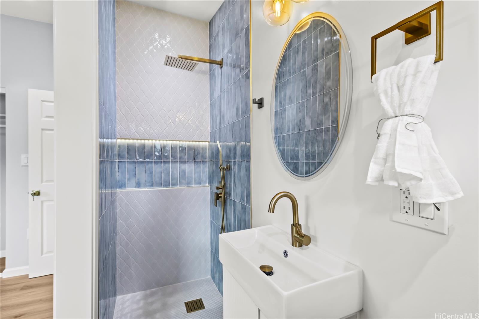 308  Hanakoa Street Koko Head Terrace, Hawaii Kai home - photo 19 of 25