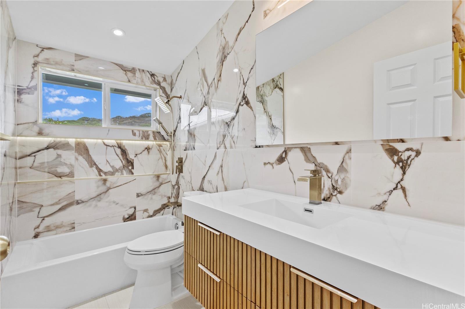 308  Hanakoa Street Koko Head Terrace, Hawaii Kai home - photo 23 of 25