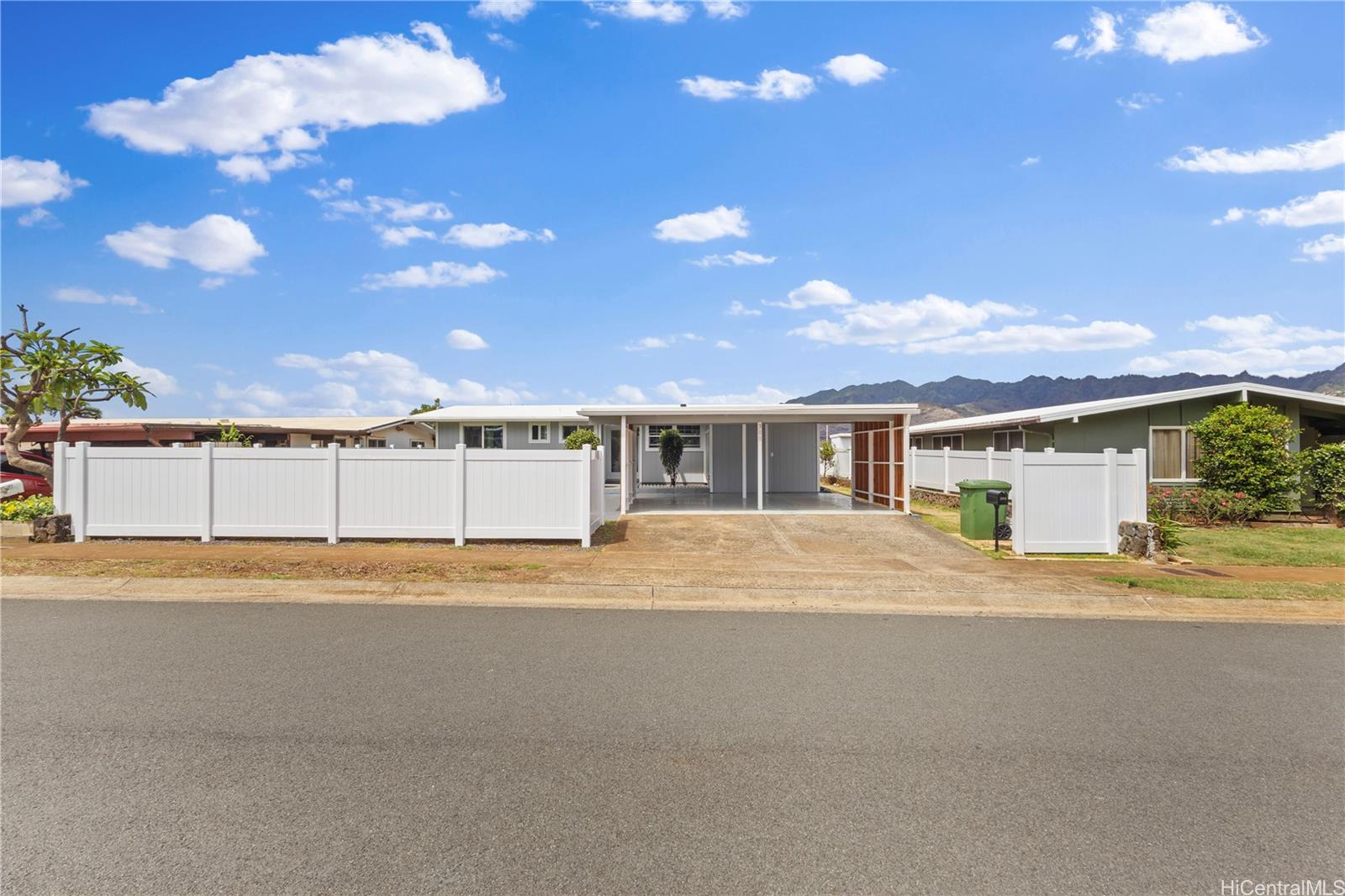 308  Hanakoa Street Koko Head Terrace, Hawaii Kai home - photo 4 of 25