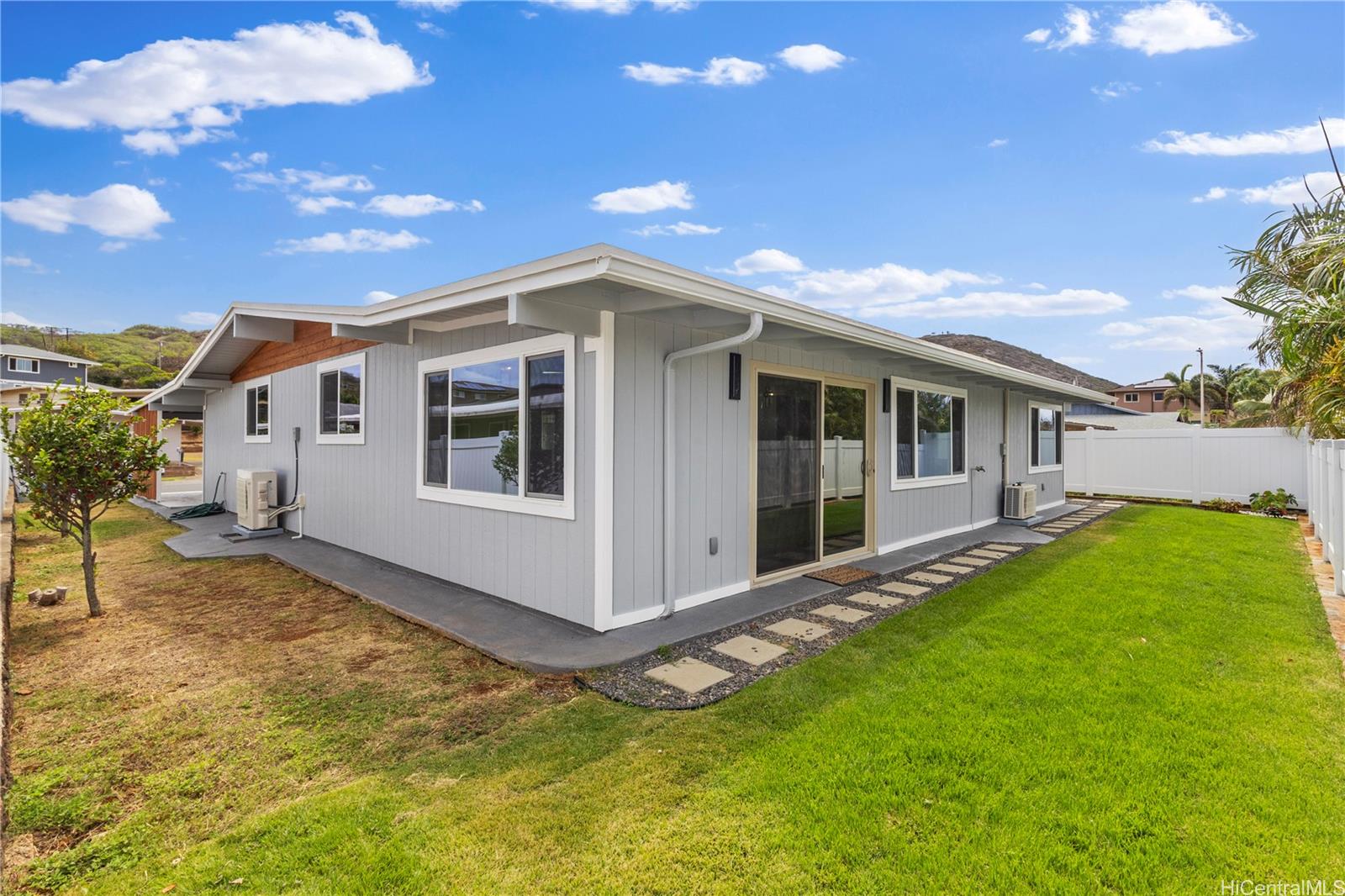 308  Hanakoa Street Koko Head Terrace, Hawaii Kai home - photo 6 of 25