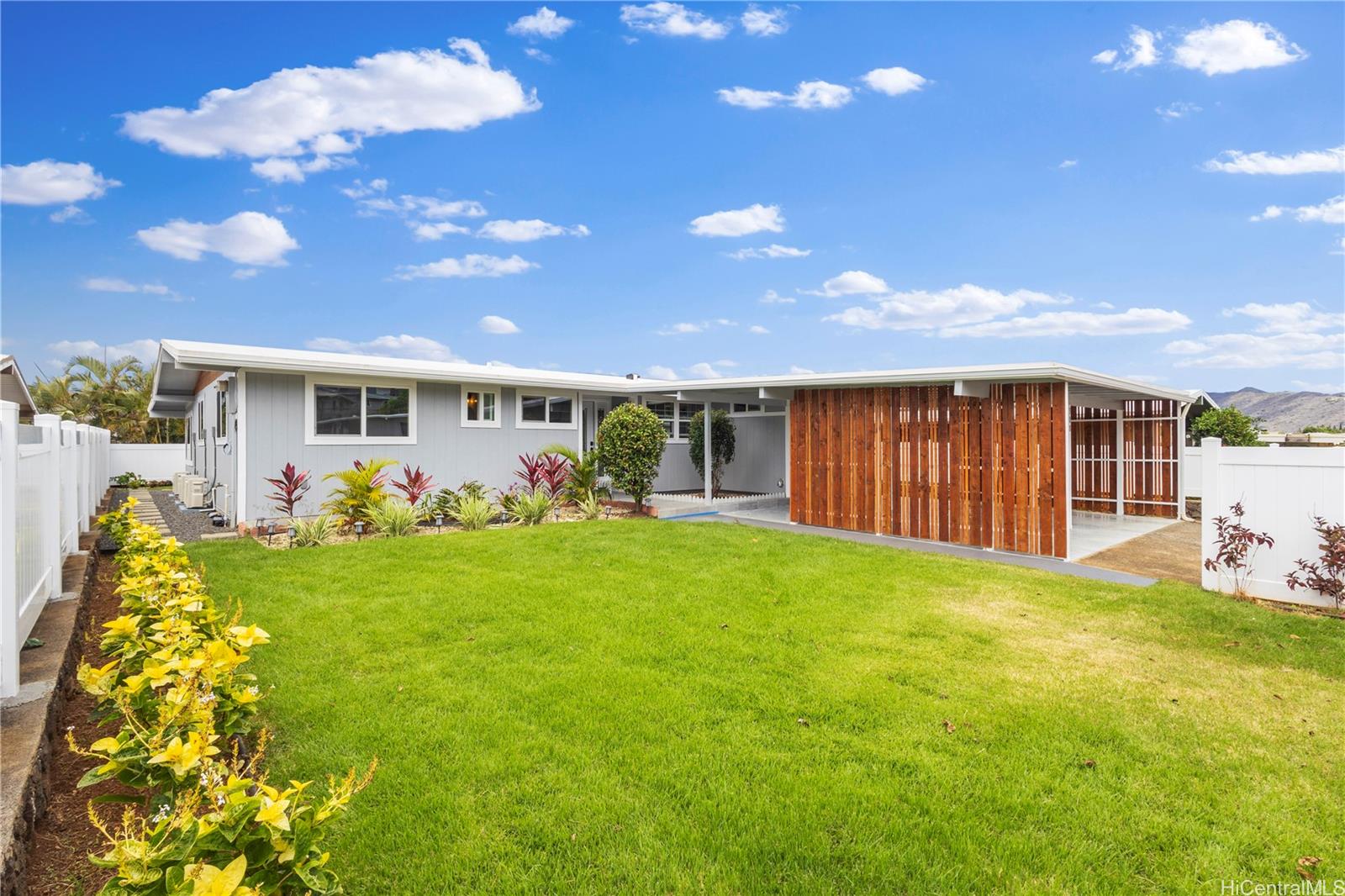 308  Hanakoa Street Koko Head Terrace, Hawaii Kai home - photo 2 of 25