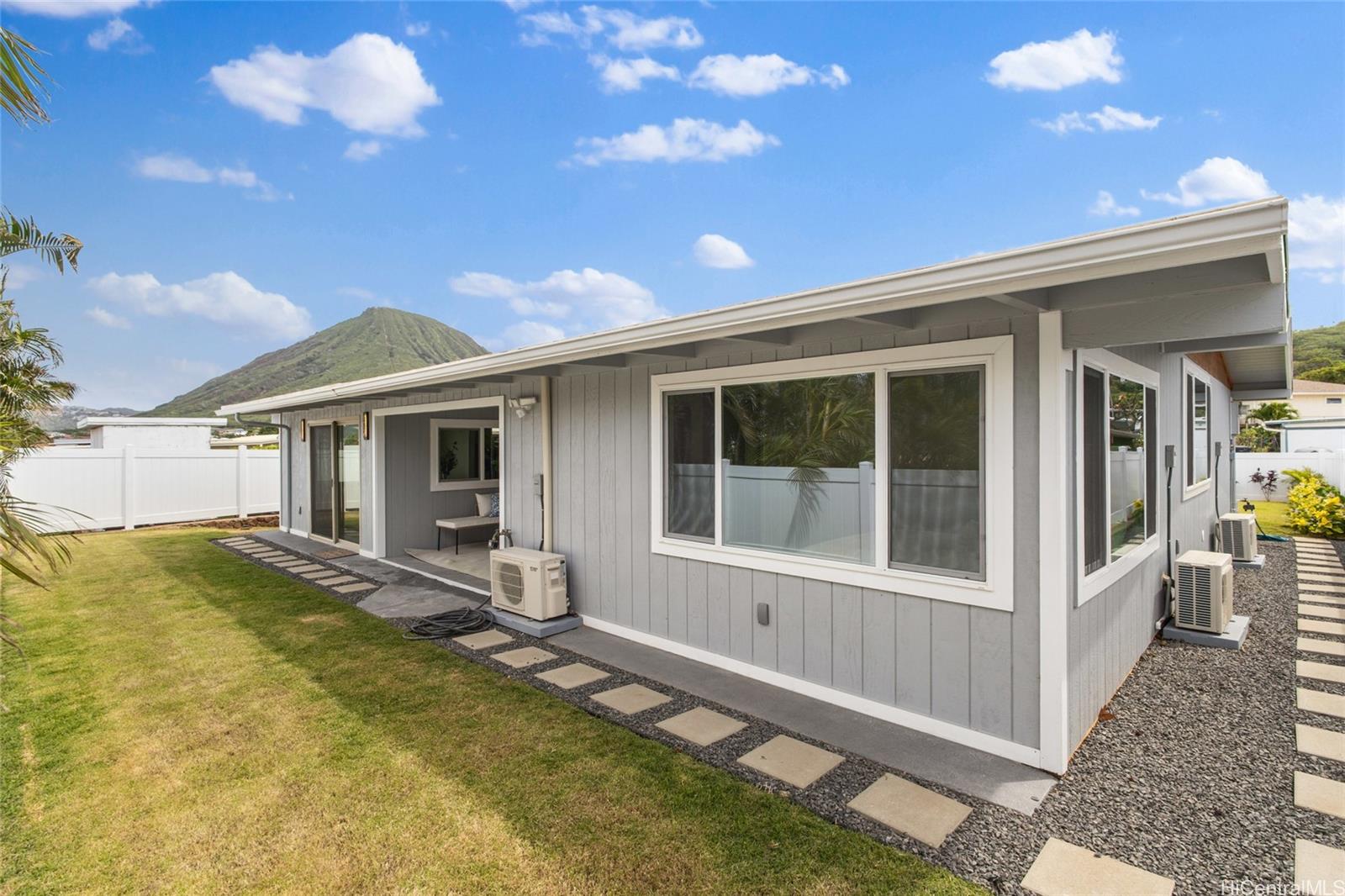 308  Hanakoa Street Koko Head Terrace, Hawaii Kai home - photo 22 of 25