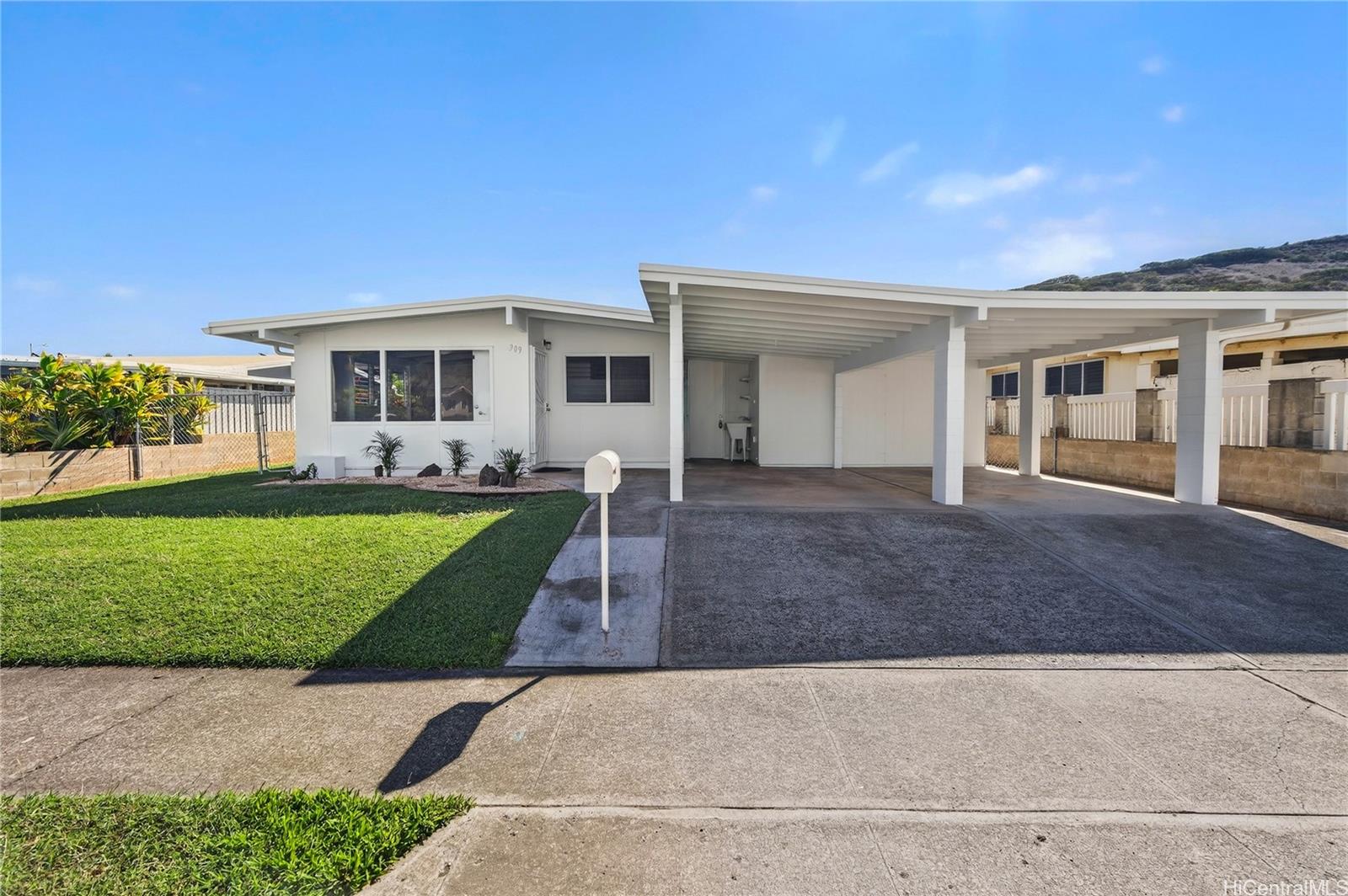 309  Hanakapiai Street Koko Head Terrace, Hawaii Kai home - photo 2 of 22