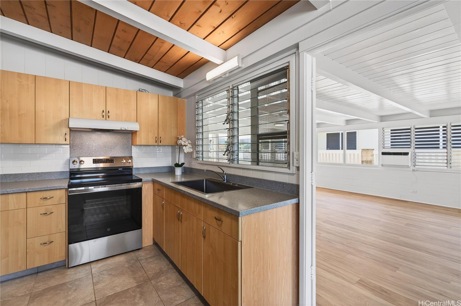 309  Hanakapiai Street Koko Head Terrace, Hawaii Kai home - photo 9 of 22