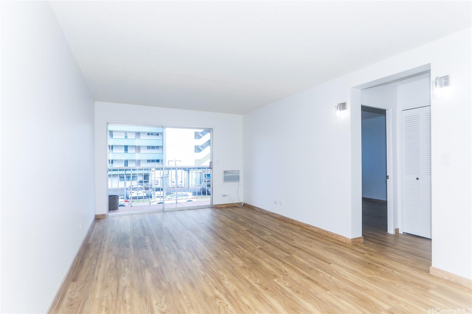 Kamaaina Hale condo # 204, Honolulu, Hawaii - photo 4 of 16