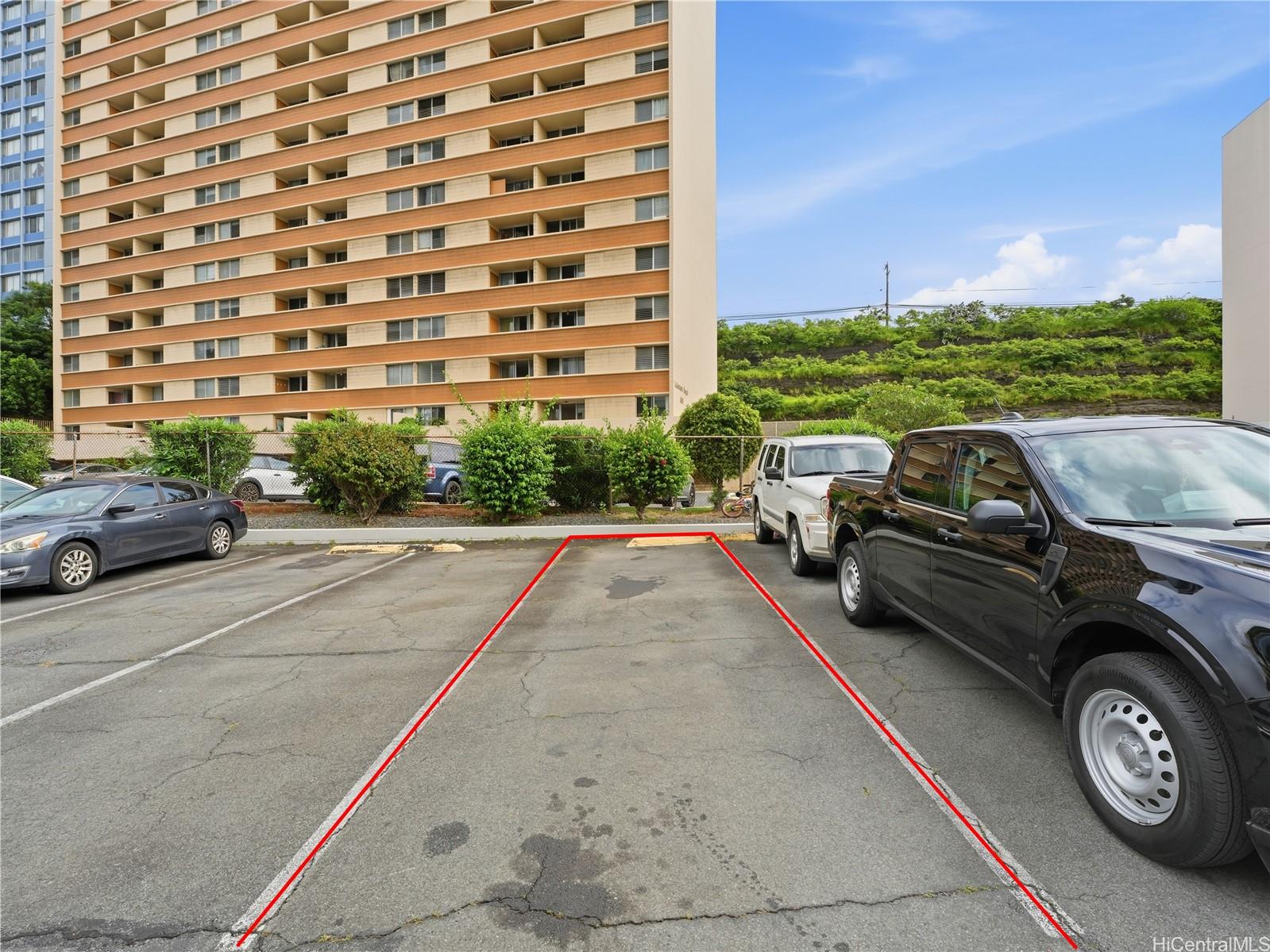 Kamaaina Hale condo # 403, Honolulu, Hawaii - photo 3 of 17