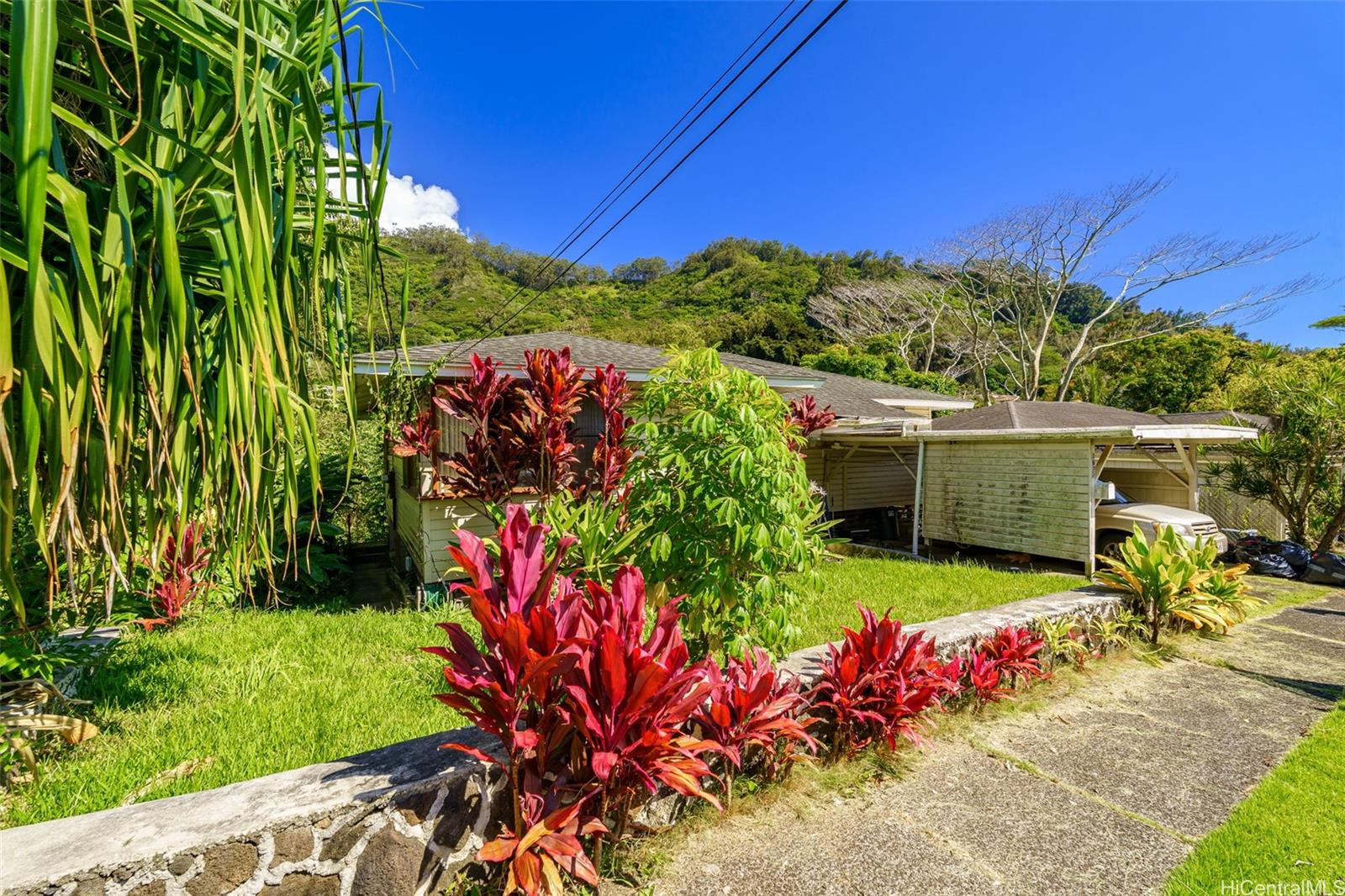 3095  Numana Road Kalihi Valley, Honolulu home - photo 2 of 14