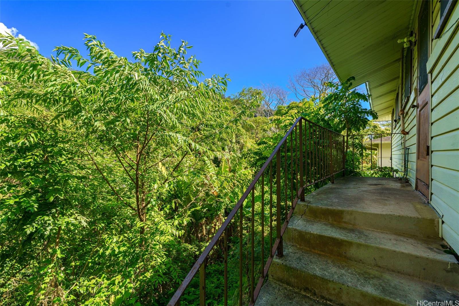 3095  Numana Road Kalihi Valley, Honolulu home - photo 13 of 14