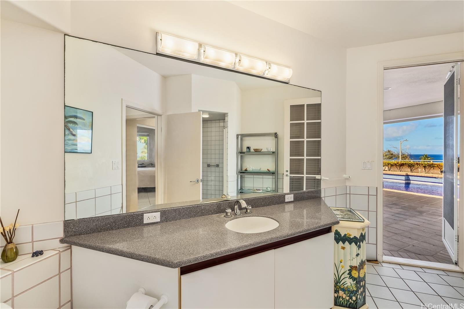 31  Poipu Drive Koko Kai, Hawaii Kai home - photo 13 of 25