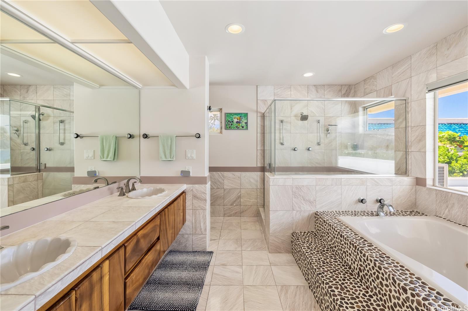 31  Poipu Drive Koko Kai, Hawaii Kai home - photo 16 of 25