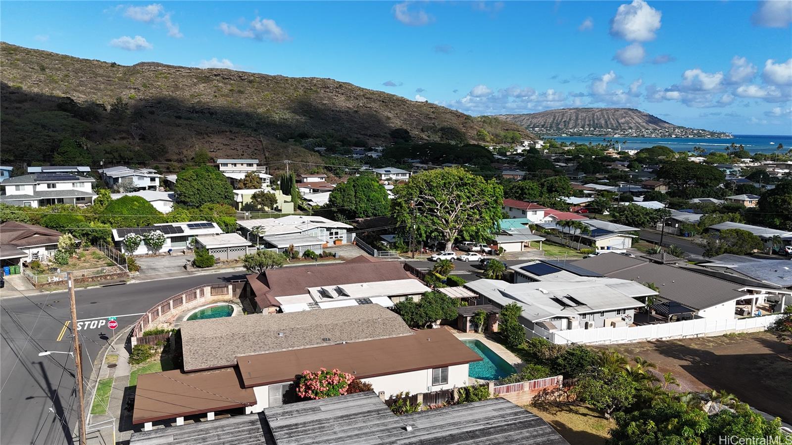 310  Anolike Street Niu Valley, Diamond Head home - photo 23 of 25