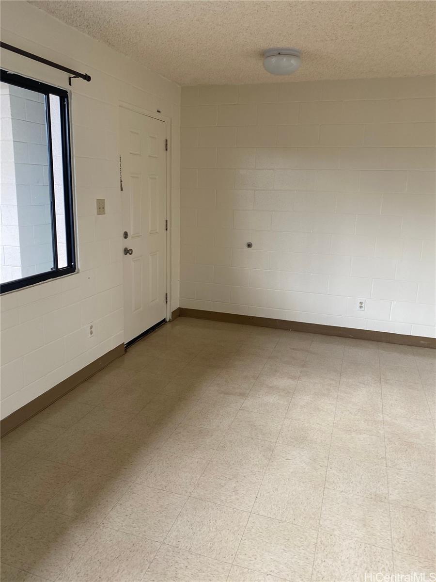 310 Olive Ave Wahiawa - Rental - photo 2 of 8