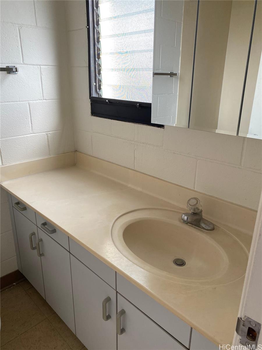 310 Olive Ave Wahiawa - Rental - photo 7 of 8