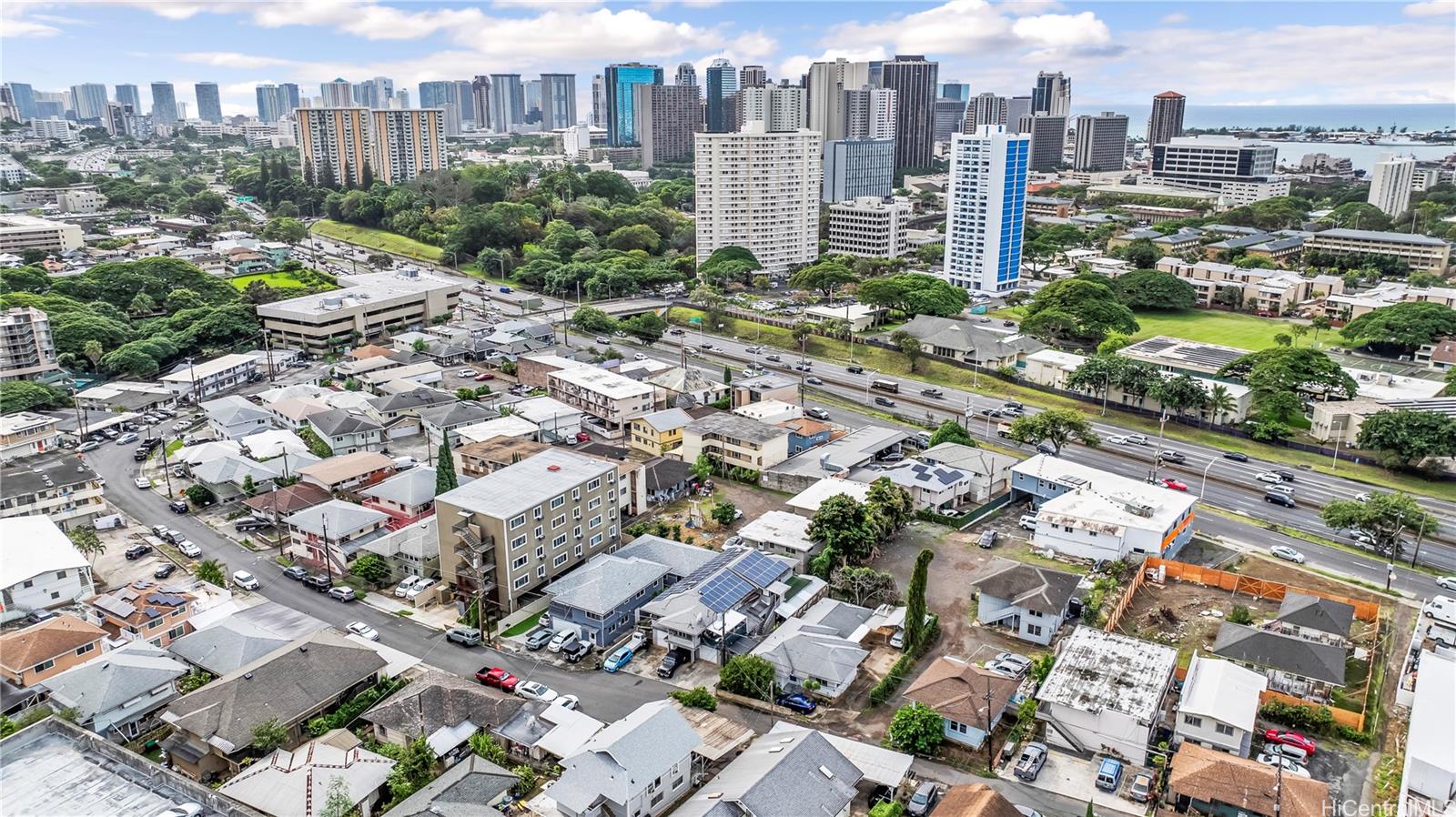 311 Puuhue Pl Honolulu - Multi-family - photo 4 of 14