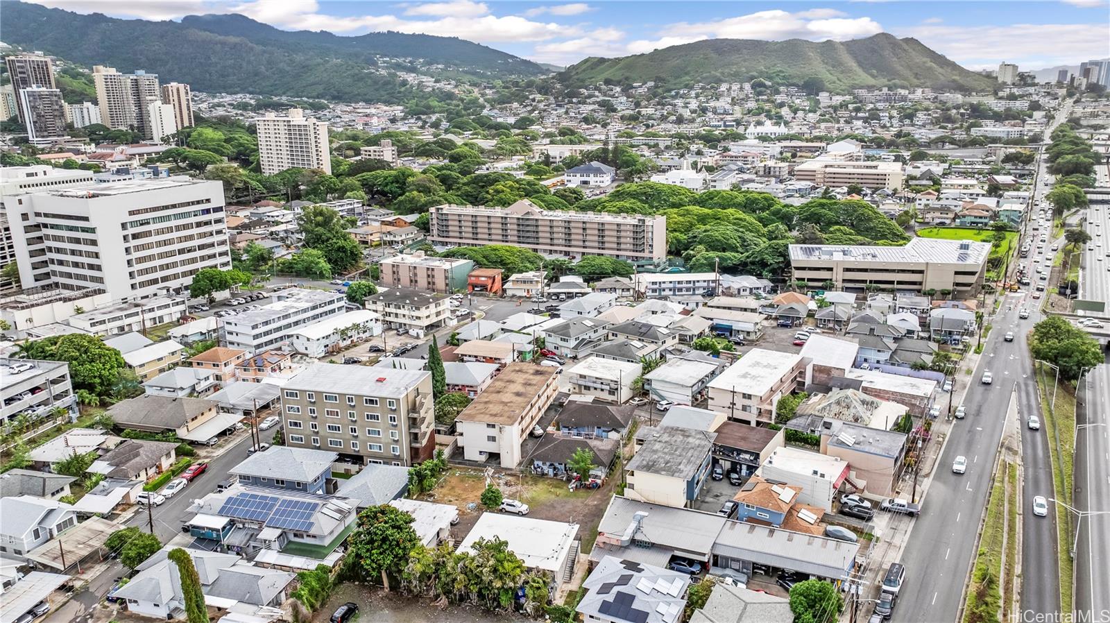 311 Puuhue Pl Honolulu - Multi-family - photo 5 of 14
