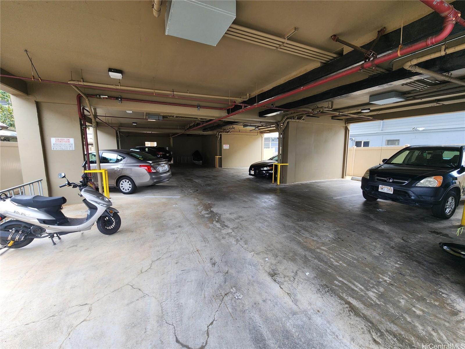 311 Puuhue Pl Honolulu - Multi-family - photo 7 of 14