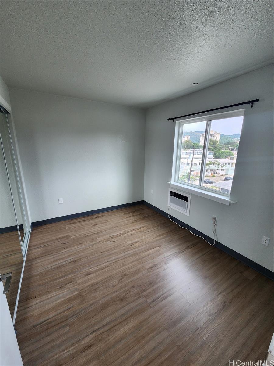 311 Puuhue Pl Honolulu - Multi-family - photo 10 of 14