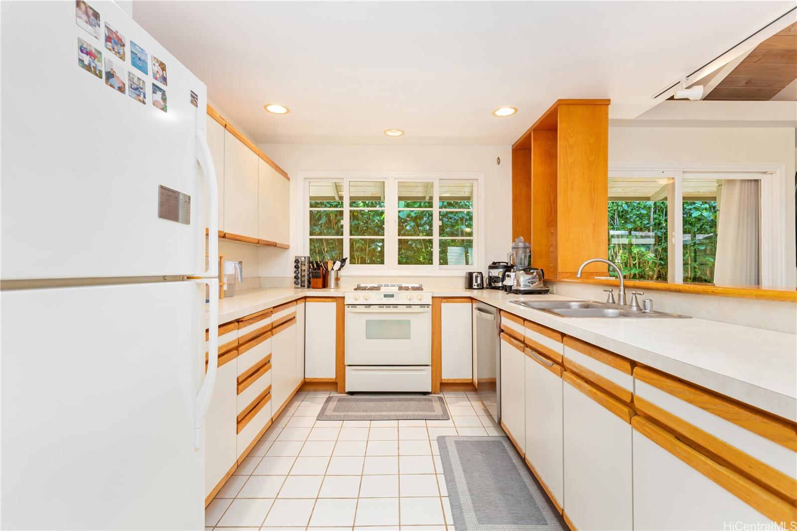 3115 Kaunaoa Street Honolulu - Multi-family - photo 8 of 25