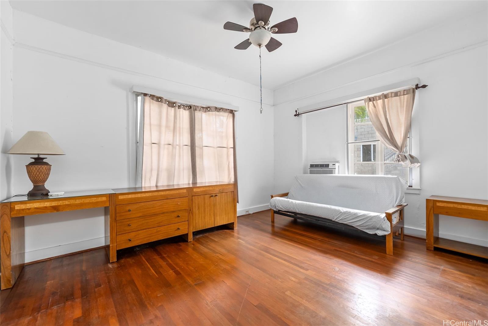 3115  Makini Street Kapahulu, Diamond Head home - photo 15 of 25