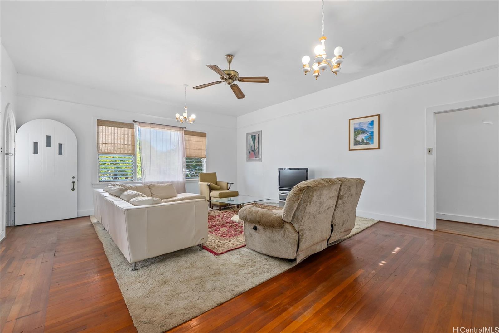 3115  Makini Street Kapahulu, Diamond Head home - photo 5 of 25