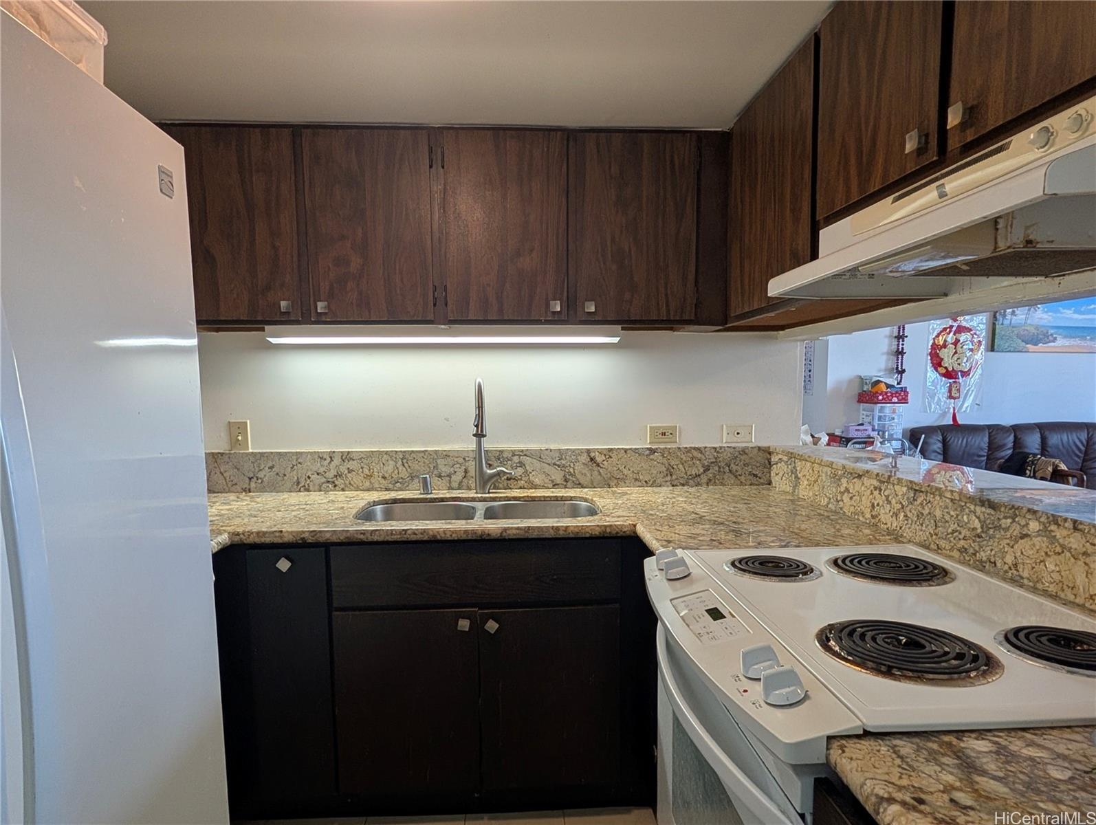 Horizon View Tower condo # 10C, Honolulu, Hawaii - photo 5 of 11