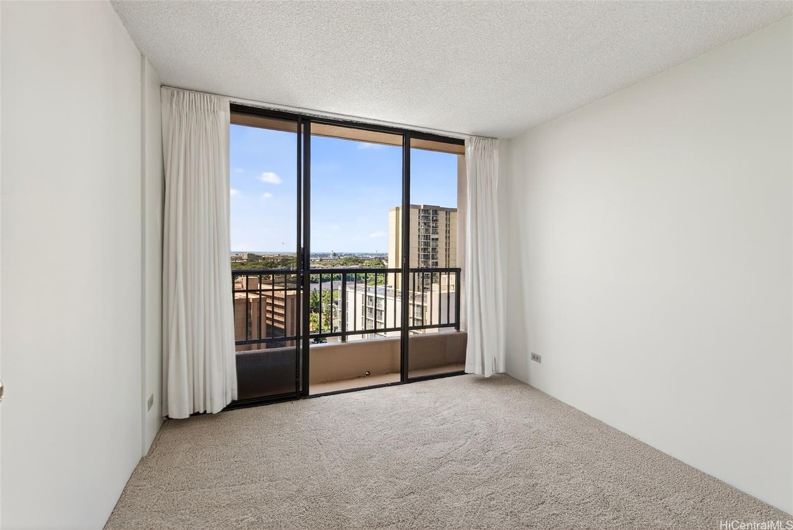 Horizon View Tower condo # 18C, Honolulu, Hawaii - photo 15 of 18