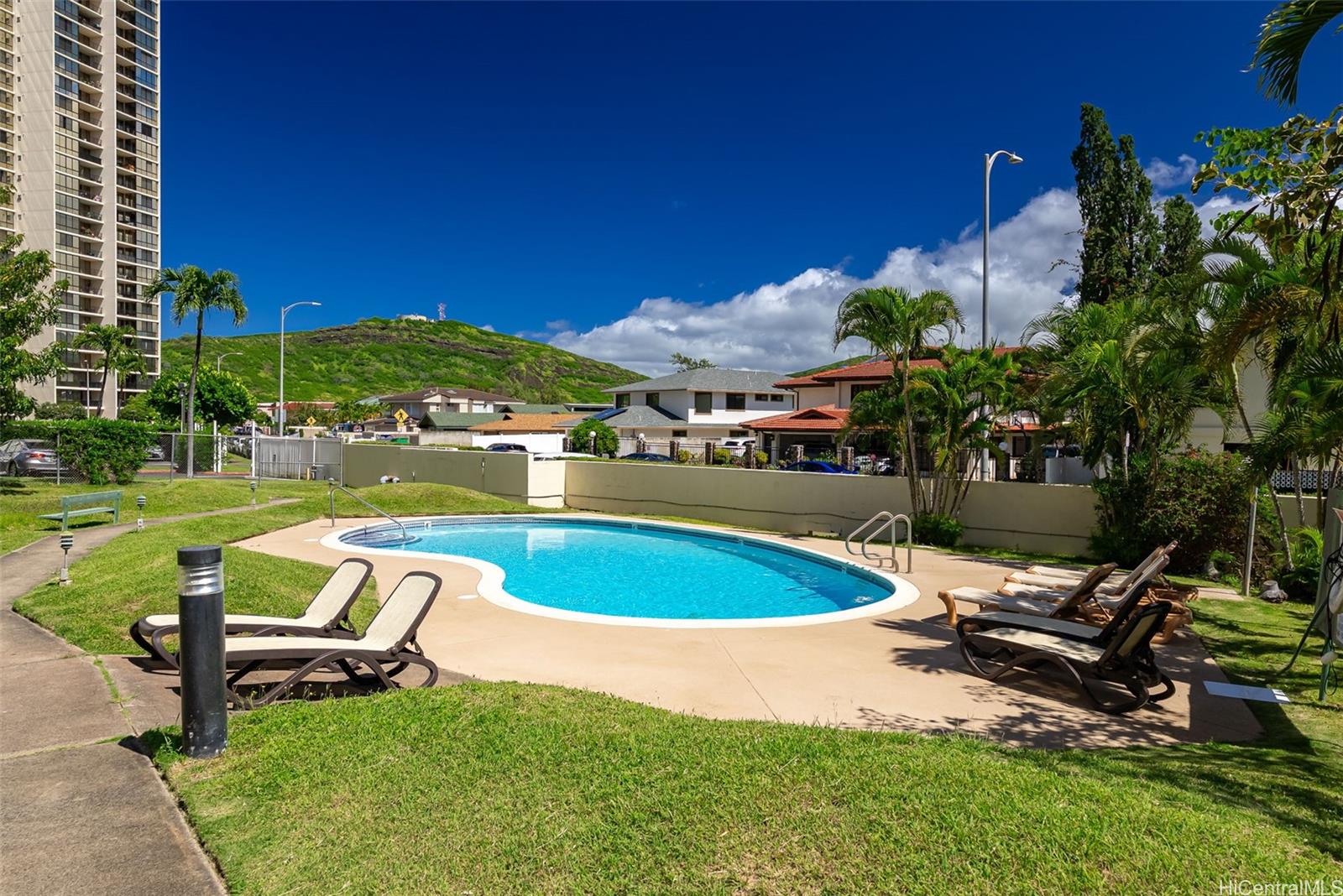 Horizon View Tower condo # 18C, Honolulu, Hawaii - photo 16 of 18
