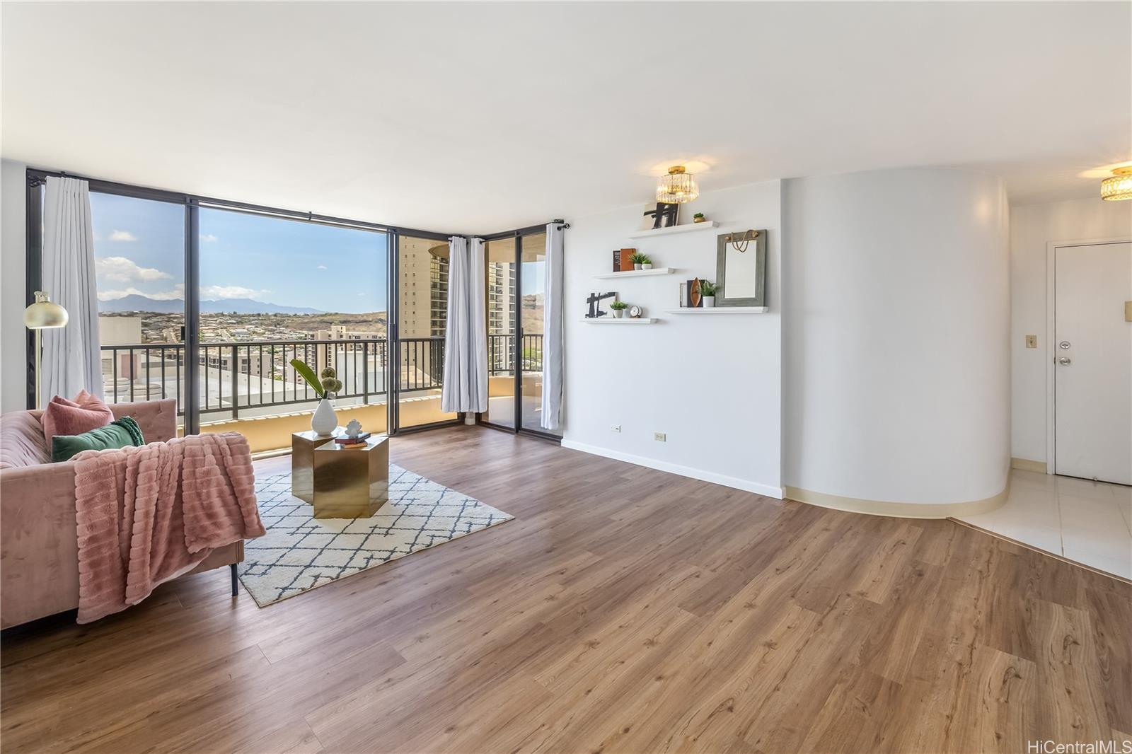 Horizon View Tower condo # 21C, Honolulu, Hawaii - photo 2 of 21