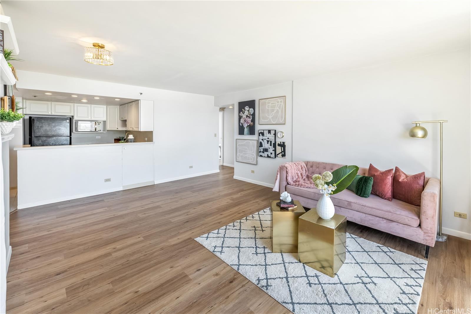 Horizon View Tower condo # 21C, Honolulu, Hawaii - photo 4 of 21